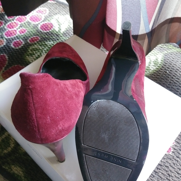 Heels - Picture 3 of 3